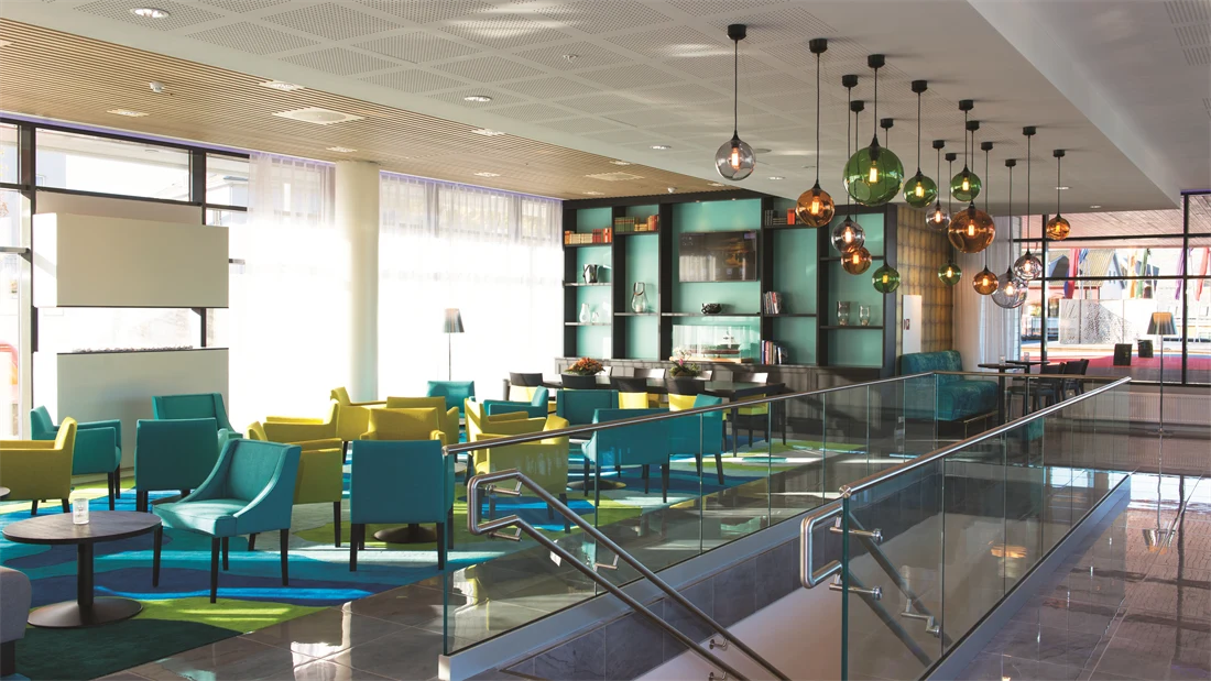 Sittegruppe i lobby på Thon Hotel Fosnavåg